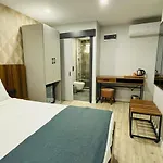Le Port Karakoey * اسطنبول
