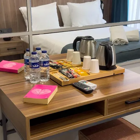 Hotel Le Port Karakoey *