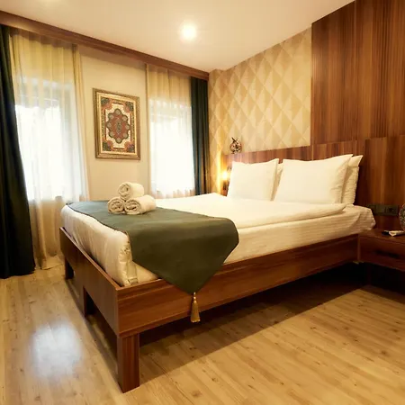 Le Port Karakoey Hotel